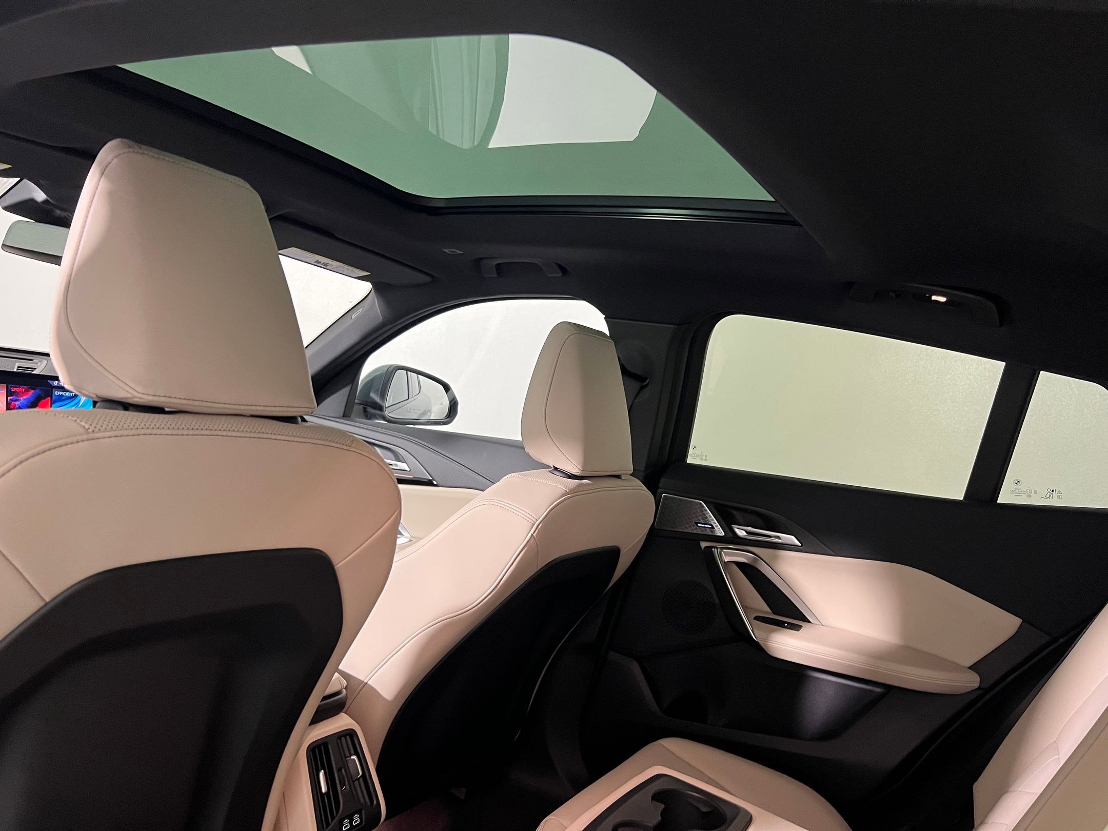 Used 2025 BMW X2 xDrive28i w/ Premium Package AWD/4WD image 34