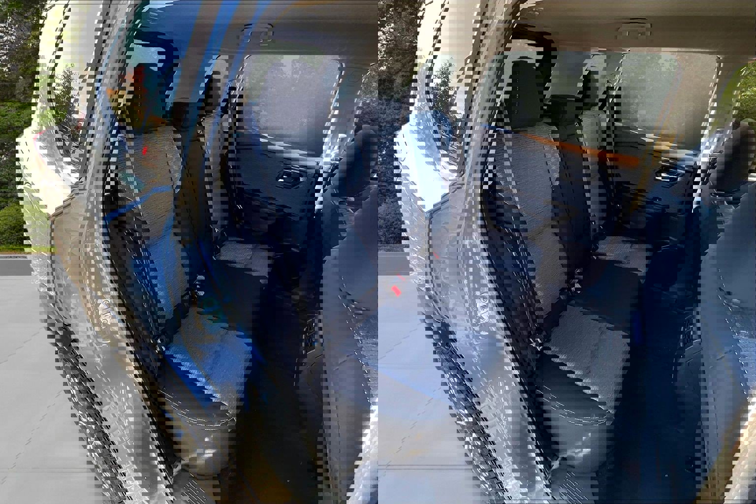 Used 2023 Nissan Rogue SV image 27