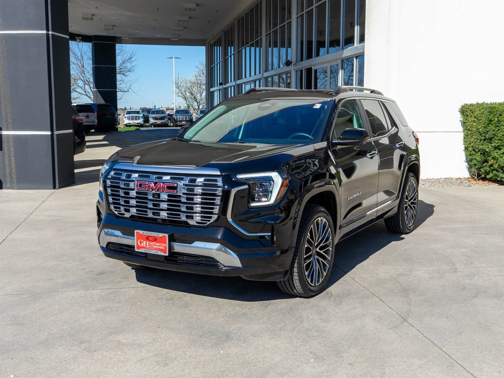 Used 2026 GMC Terrain Denali AWD/4WD image 3
