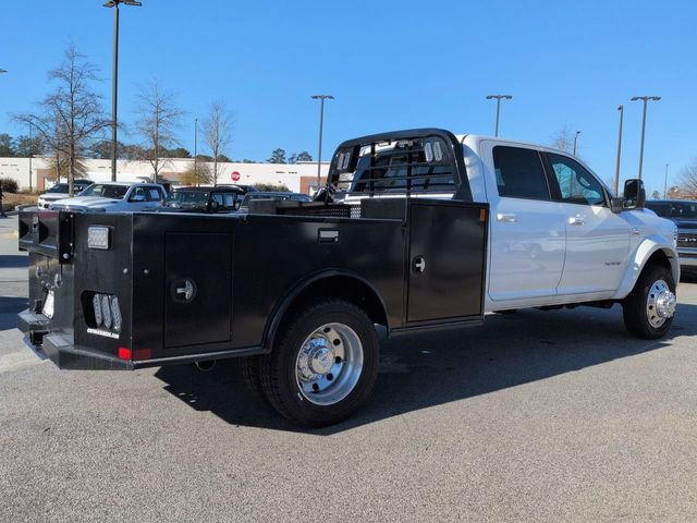 New 2026 RAM 5500 4x4 Crew Cab w/ Laramie Trim Package image 4