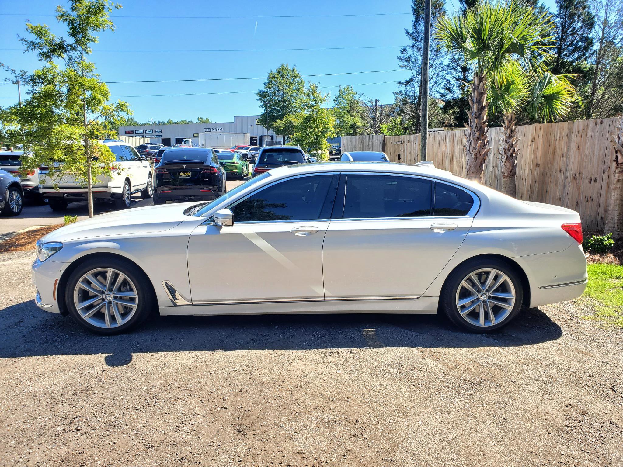 Used 2019 BMW 750i w/ Executive Package RWD image 3