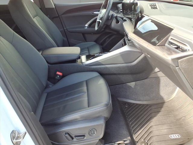 Used 2025 Audi Q5 Premium w/ Convenience Package image 12