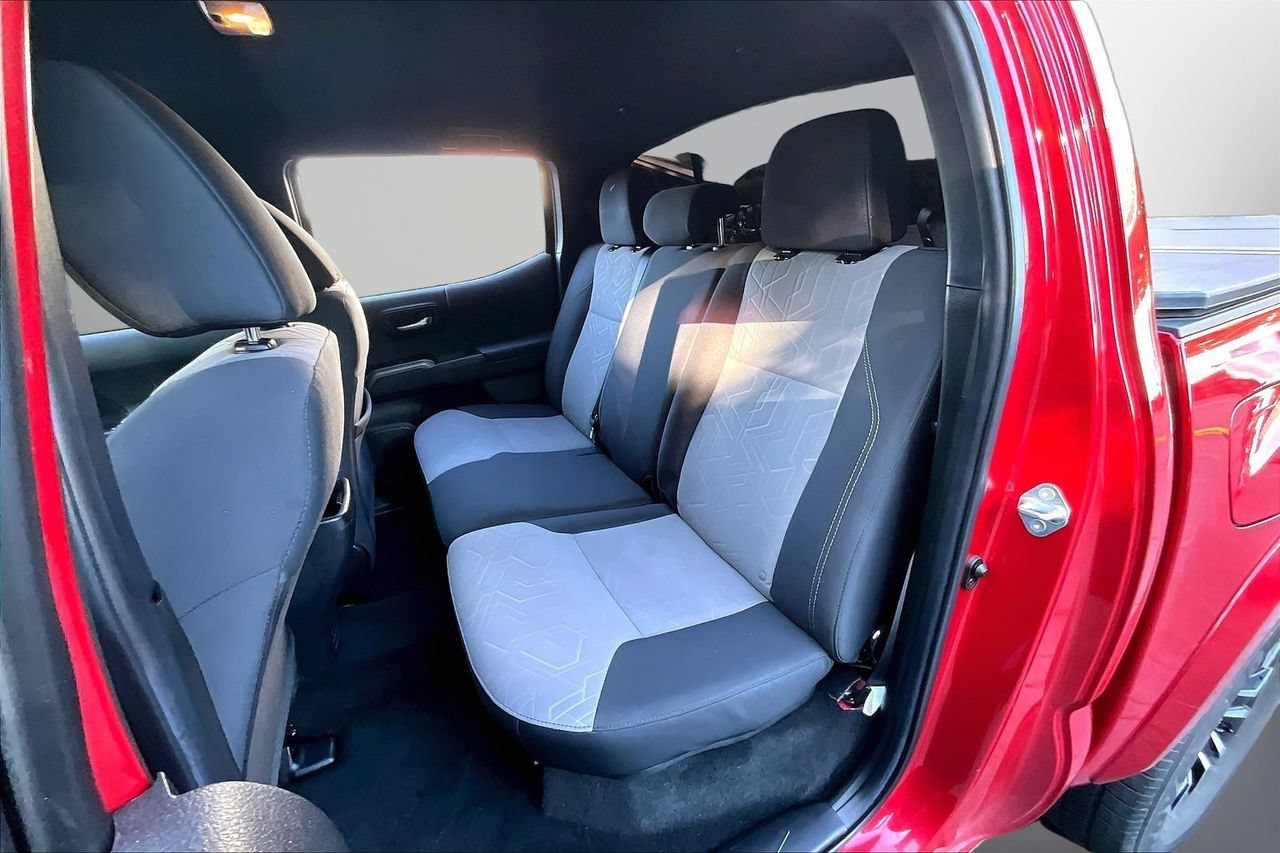 Used 2022 Toyota Tacoma TRD Sport AWD/4WD image 21