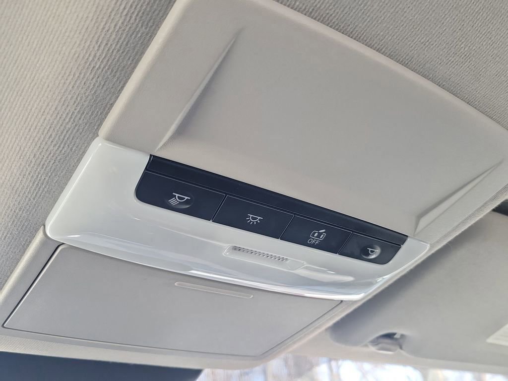 Used 2024 Nissan Sentra SV FWD image 25