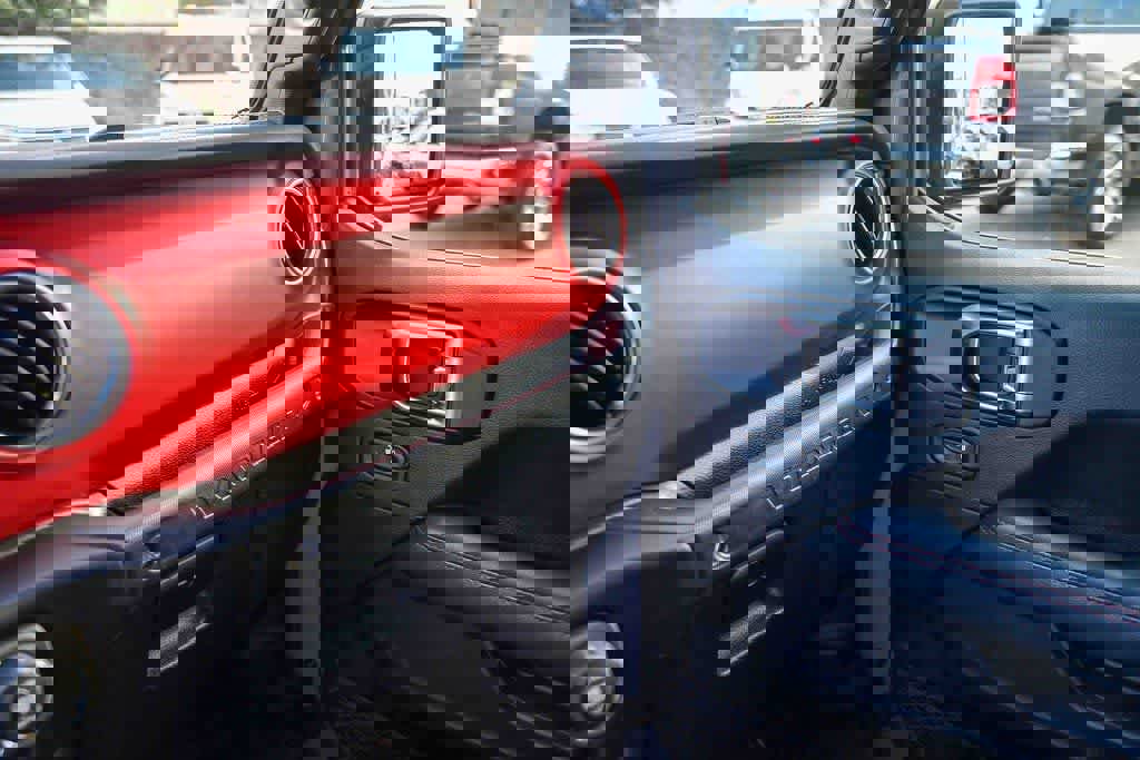 Used 2022 Jeep Wrangler Unlimited Rubicon w/ LED Lighting Group image 30