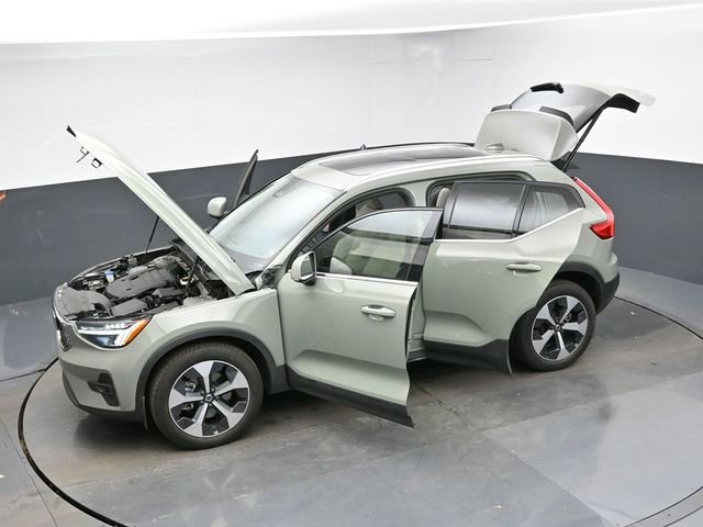 Used 2023 Volvo XC40 B5 Plus w/ Protection Package Premier image 49