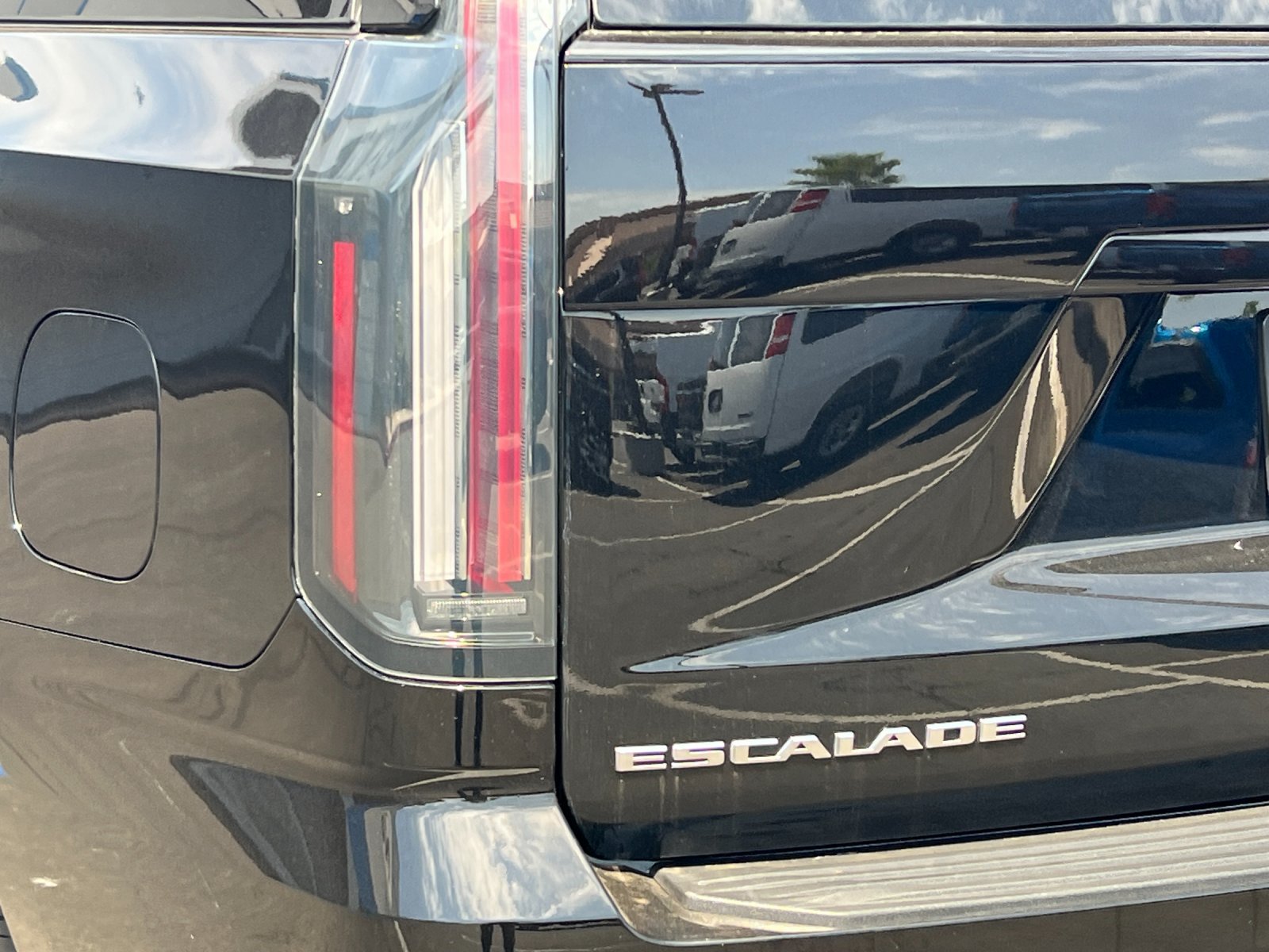 Certified 2025 Cadillac Escalade Sport w/ Touring Package AWD/4WD image 28