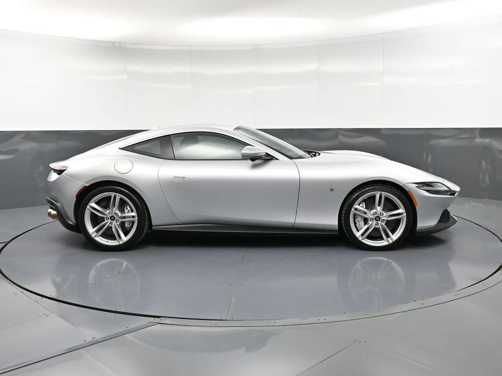 Used 2024 Ferrari Roma RWD image 9