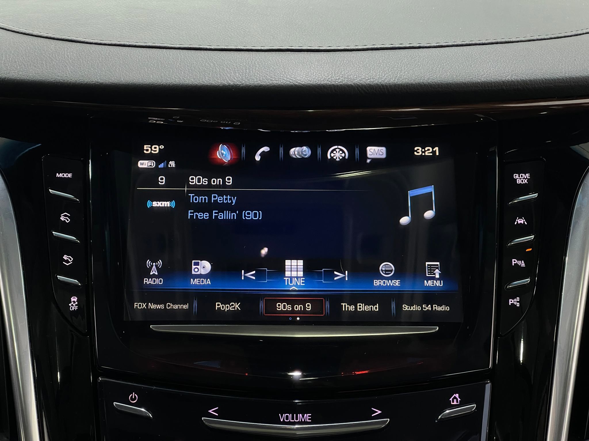 Used 2018 Cadillac Escalade Luxury w/ LPO, Radiant Package image 26