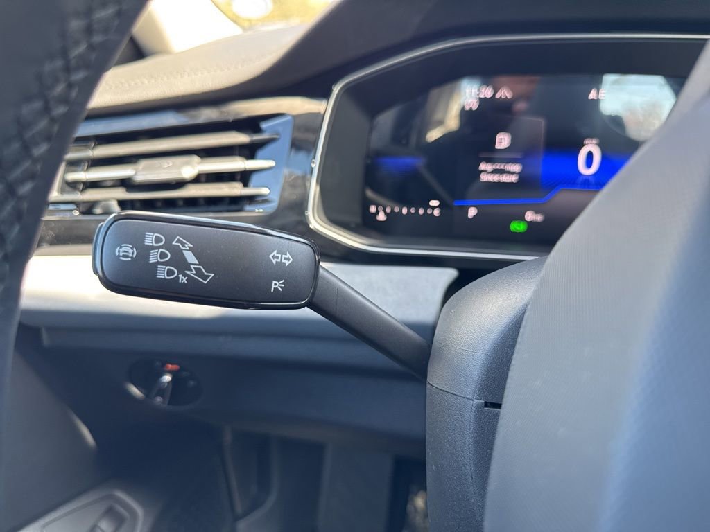 New 2025 Volkswagen Jetta SE image 34