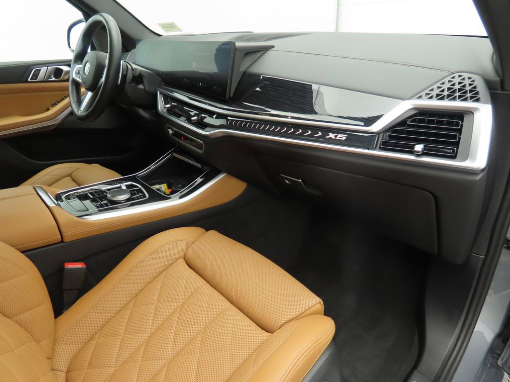 Certified 2024 BMW X5 xDrive40i w/ M Sport Package image 18