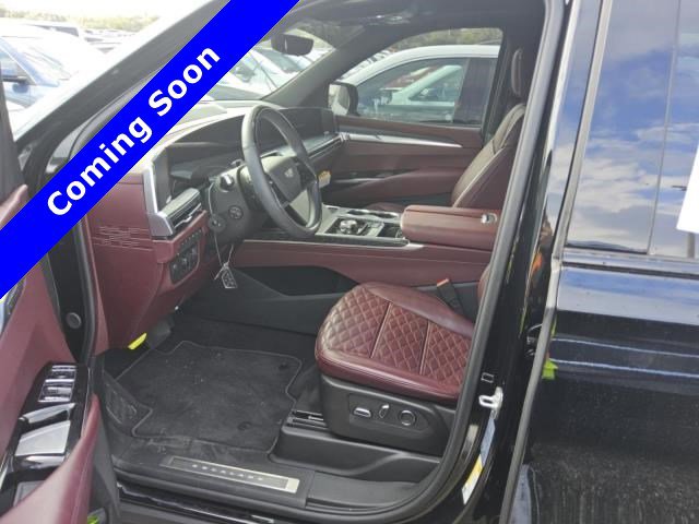 Used 2025 Cadillac Escalade ESV Sport w/ Touring Package image 6