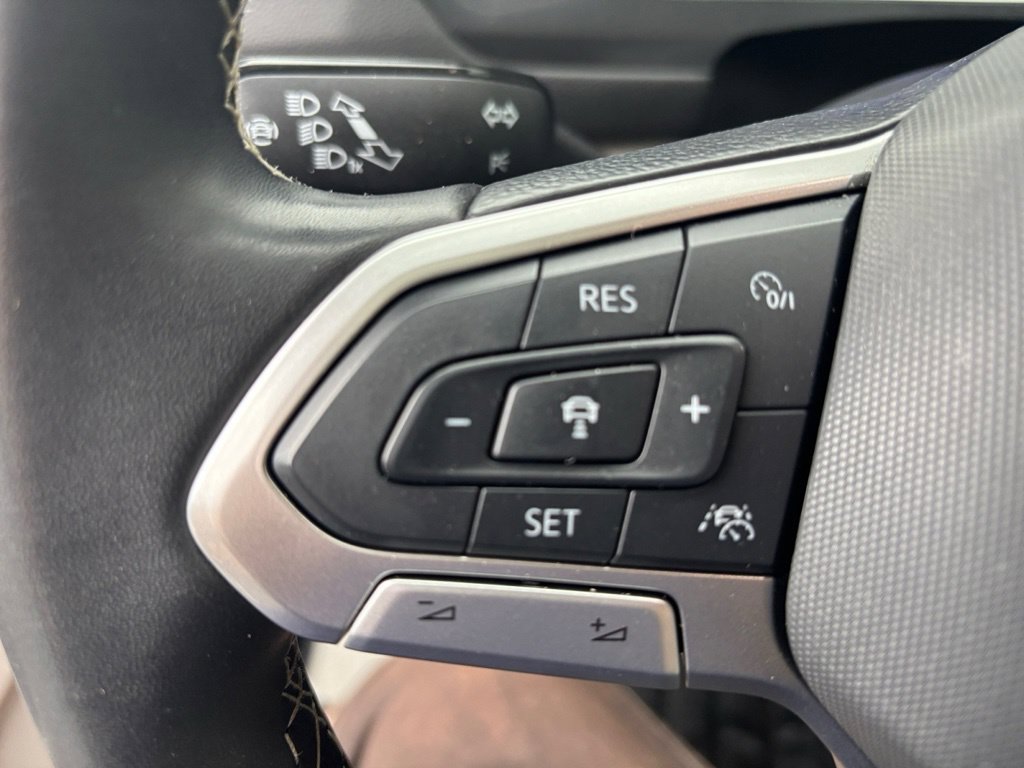 Certified 2024 Volkswagen Tiguan SE w/ Panoramic Sunroof Package AWD/4WD image 21