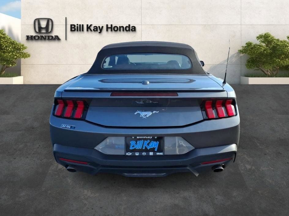 Used 2024 Ford Mustang Premium image 4