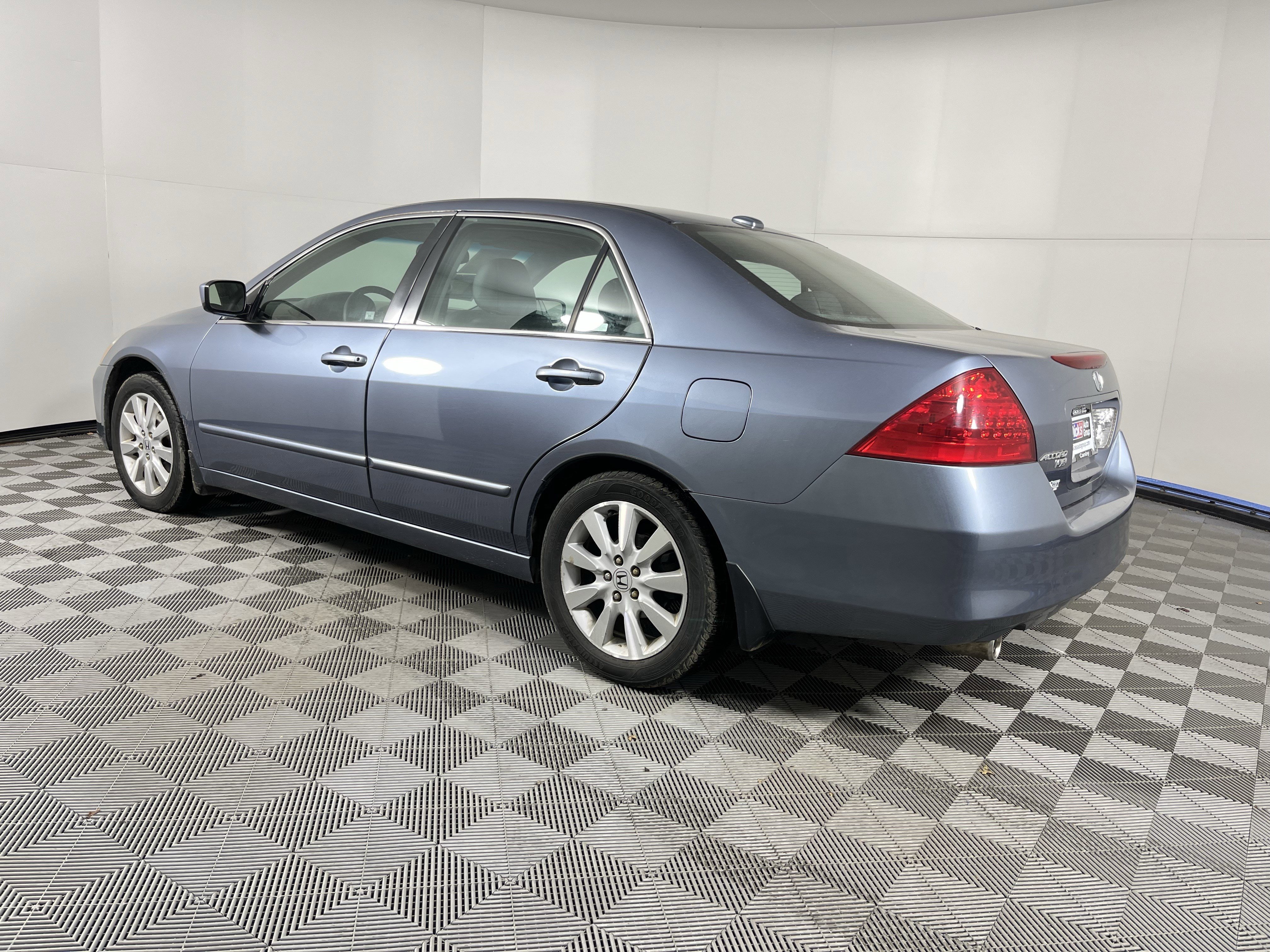 Used 2007 Honda Accord EX-L image 2