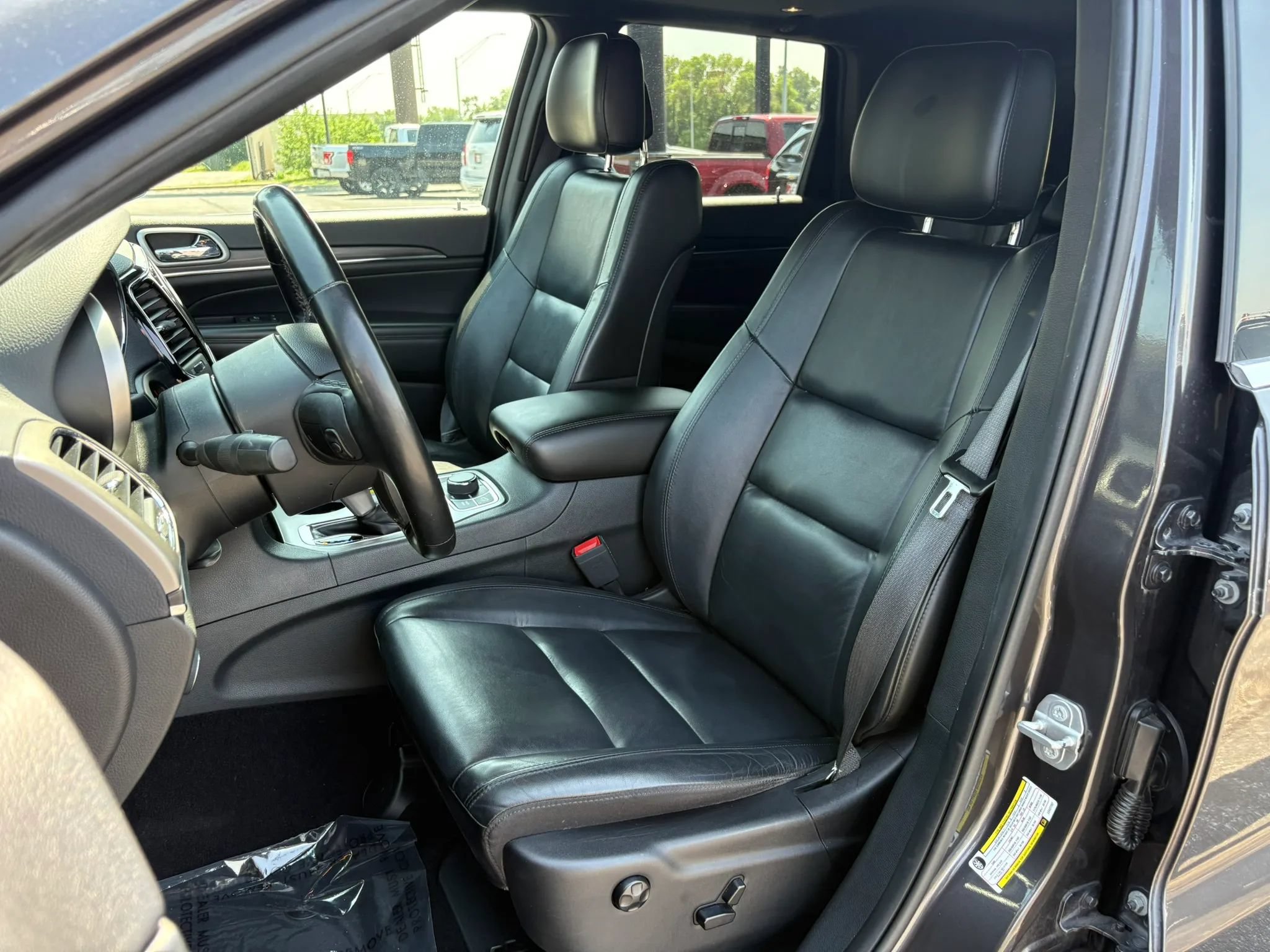 Used 2020 Jeep Grand Cherokee Limited AWD/4WD image 19