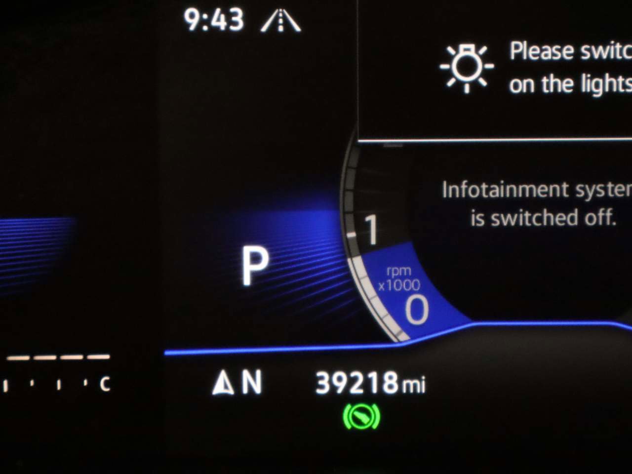 Used 2022 Volkswagen Tiguan SE w/ Panoramic Sunroof Package image 8