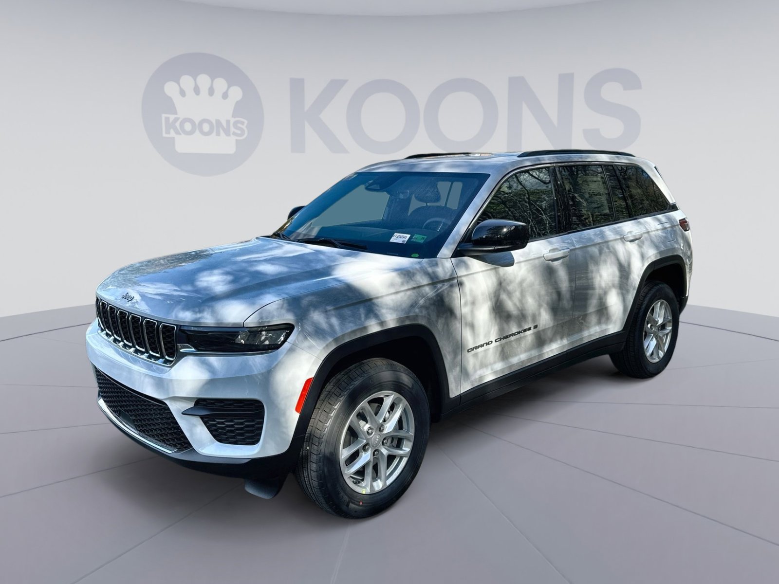 New 2025 Jeep Grand Cherokee Laredo w/ Luxury Tech Group I image 1