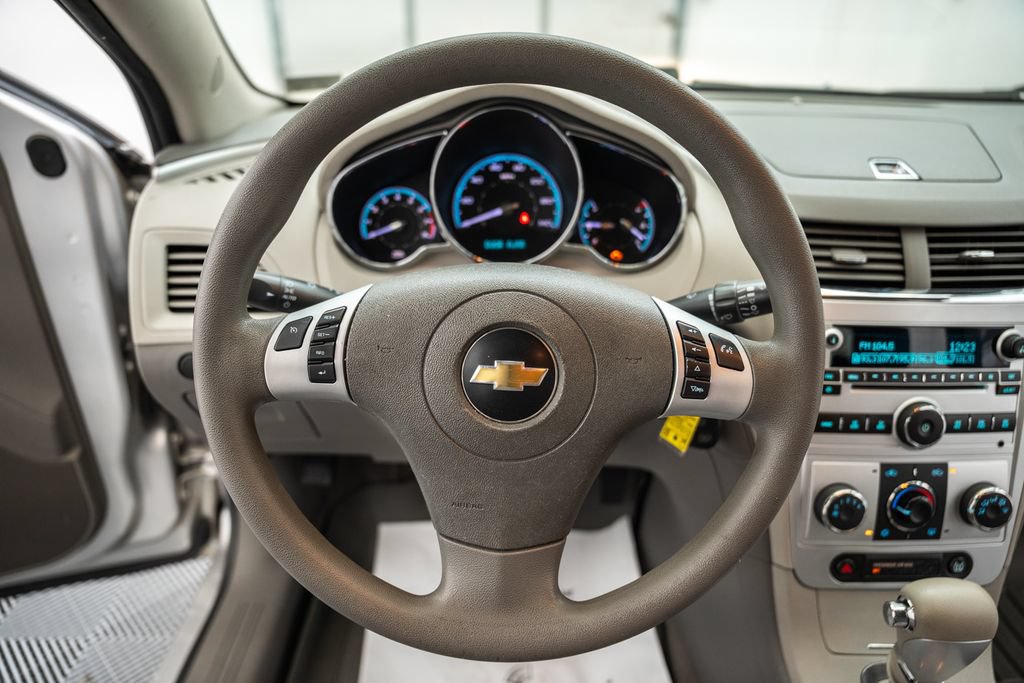 Used 2010 Chevrolet Malibu LS FWD image 23