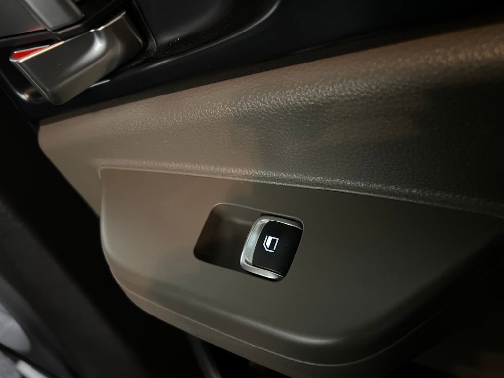 Used 2025 Kia Carnival image 22