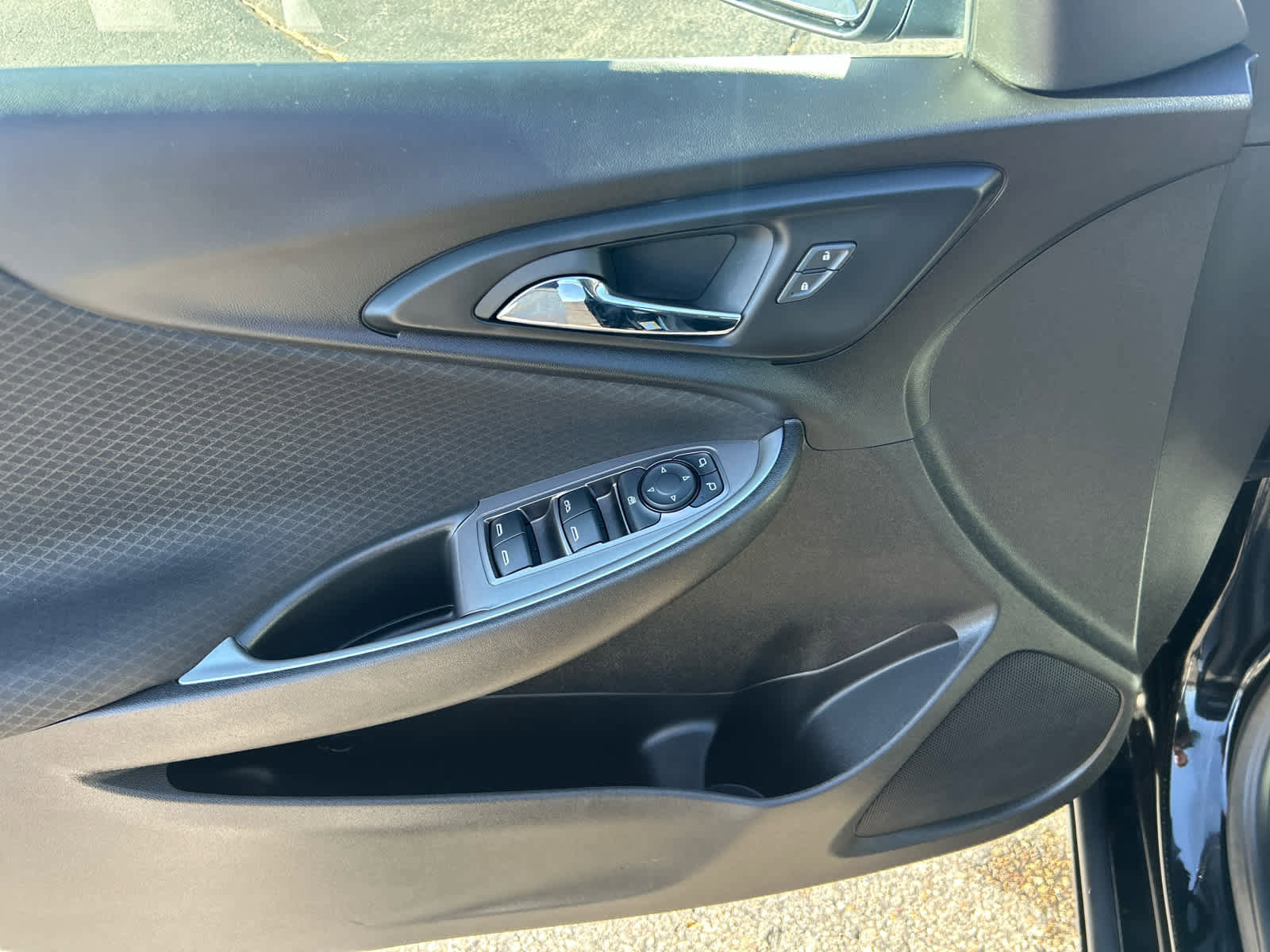 Used 2025 Chevrolet Malibu LT image 9