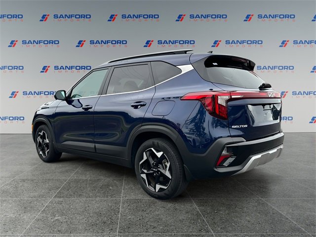 Used 2024 Kia Seltos EX image 3