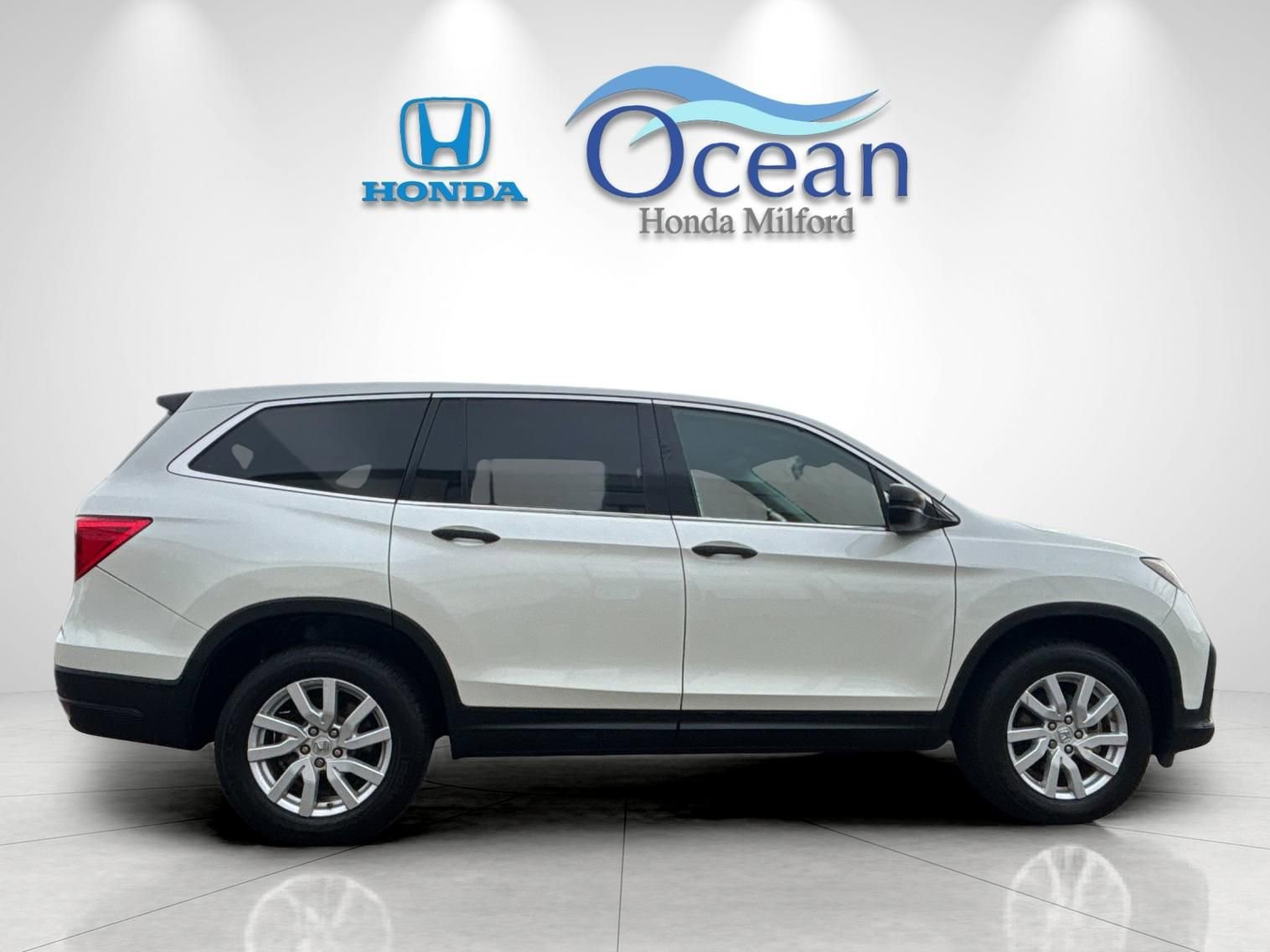 Used 2019 Honda Pilot LX image 2