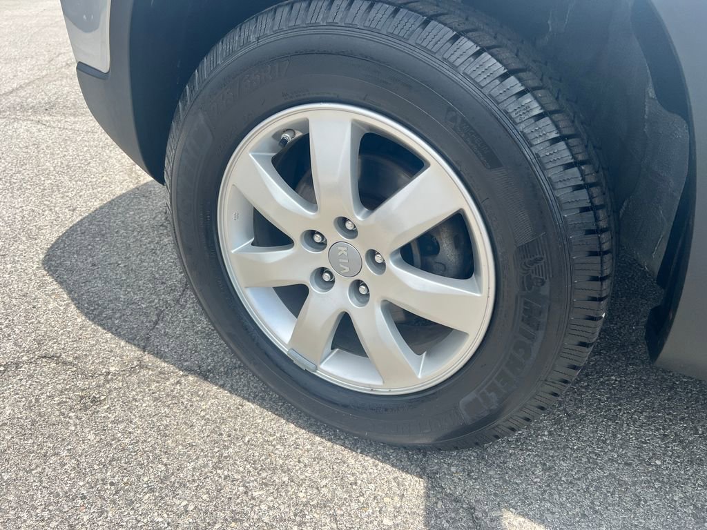 Used 2012 Kia Sorento LX w/ Convenience Pkg FWD image 14