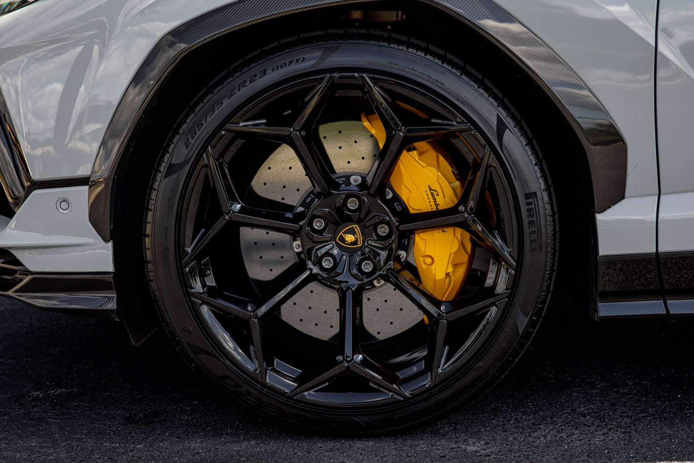 Used 2024 Lamborghini Urus Performante AWD/4WD image 6