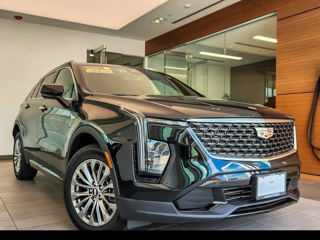 Used 2025 Cadillac XT4 Premium Luxury AWD/4WD video 1