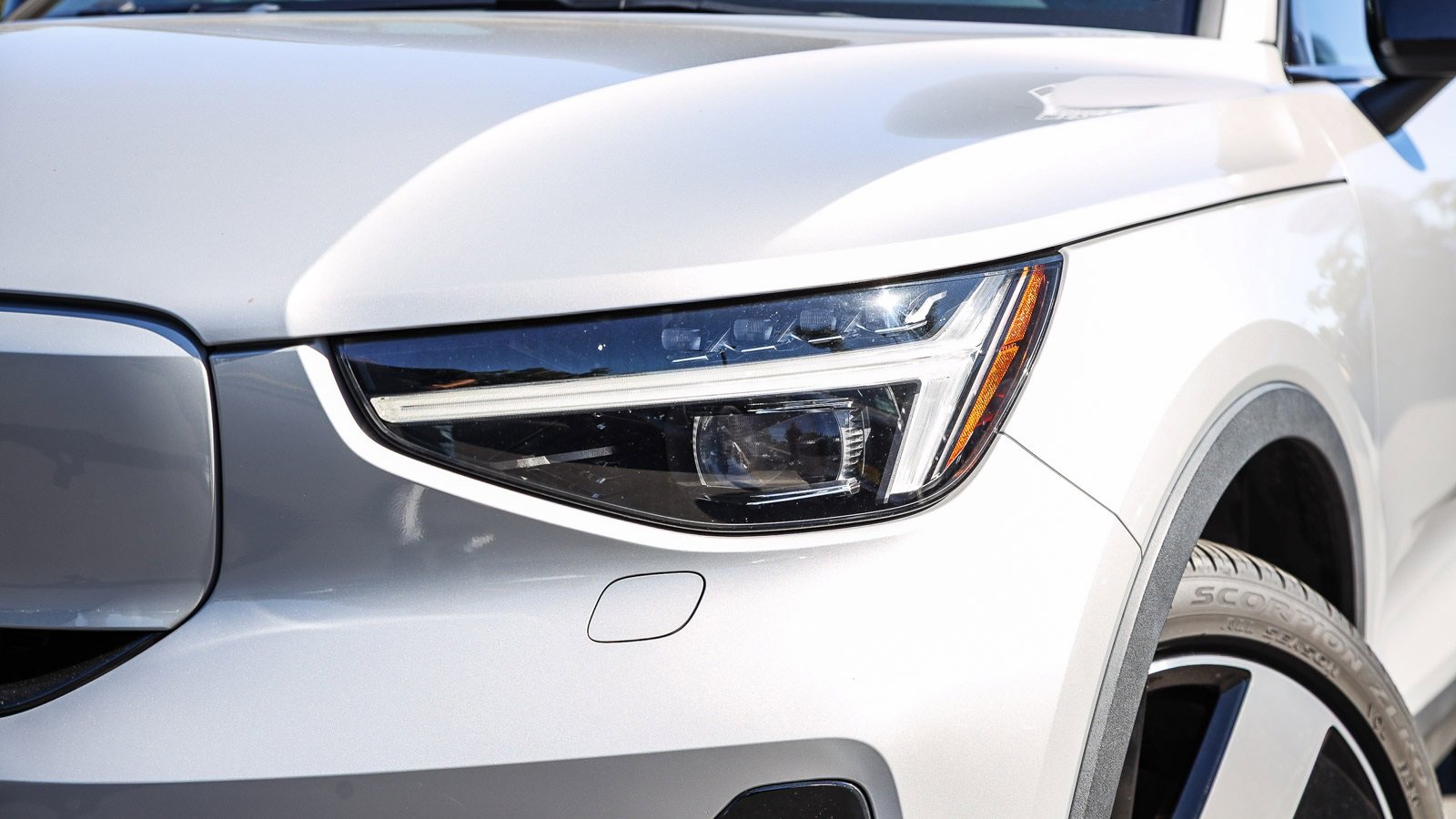 Used 2023 Volvo C40 P8 Recharge Ultimate image 2