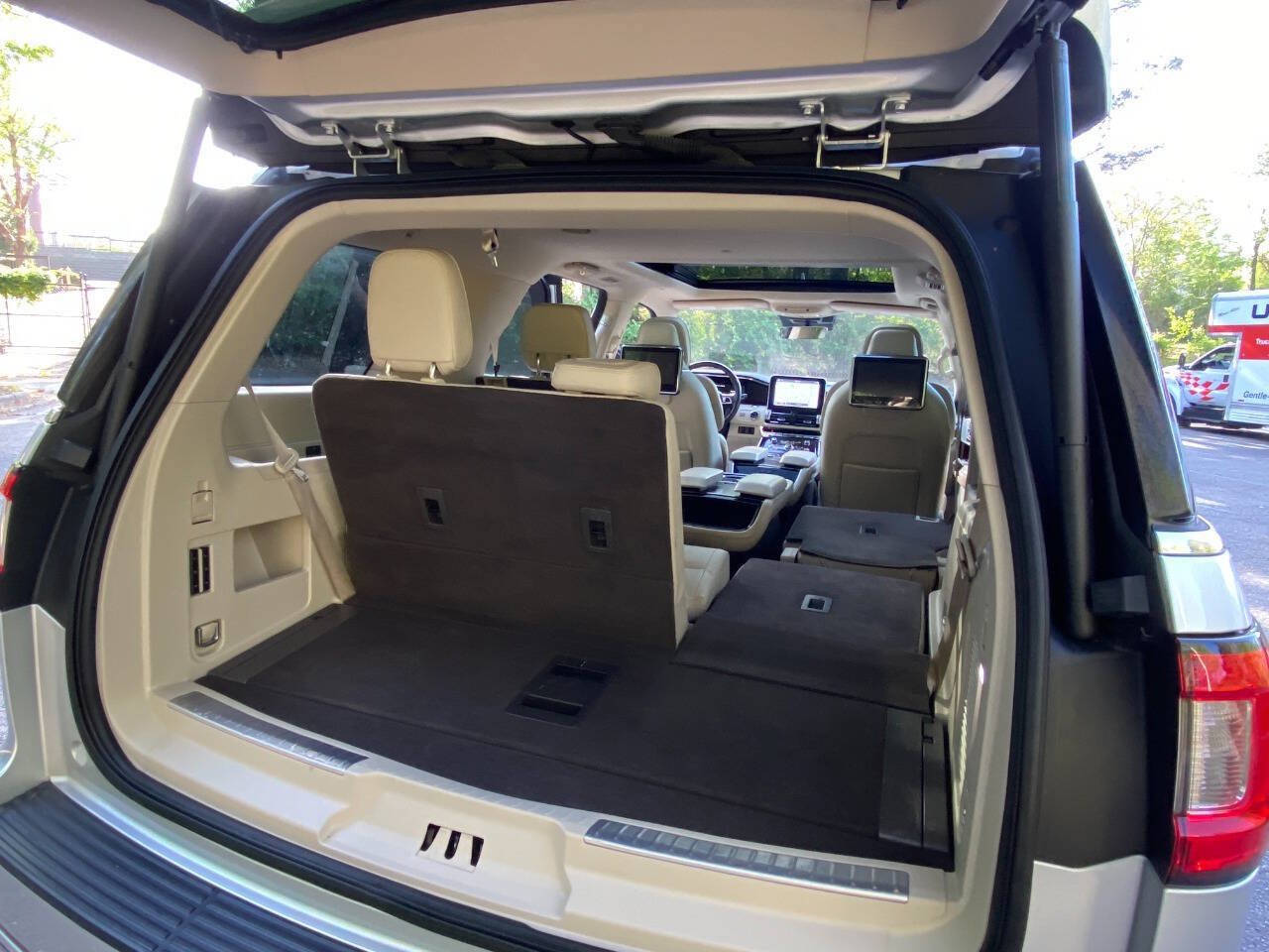 Used 2019 Lincoln Navigator Reserve AWD/4WD image 61