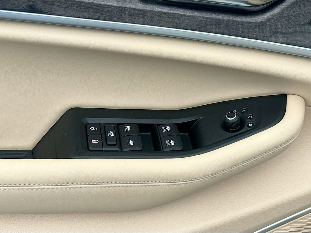 New 2026 Jeep Grand Cherokee L Limited RWD image 19