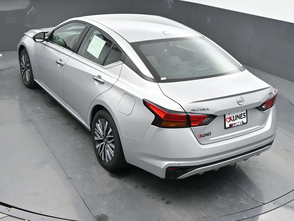 Used 2024 Nissan Altima 2.5 SV FWD image 31