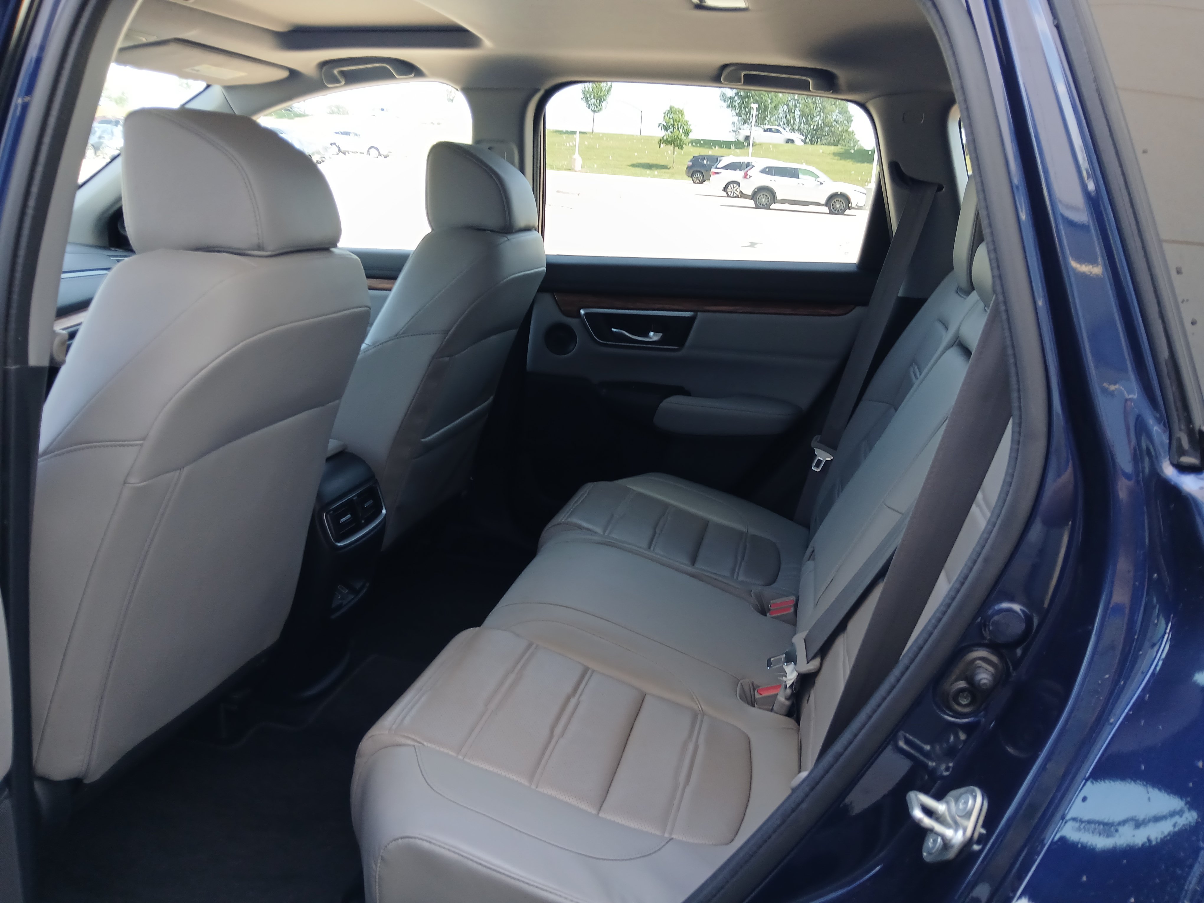 Used 2017 Honda CR-V Touring image 9