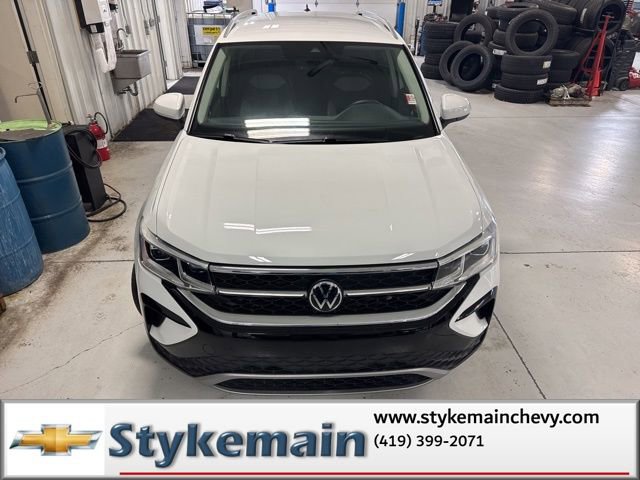 Used 2022 Volkswagen Taos SEL image 28