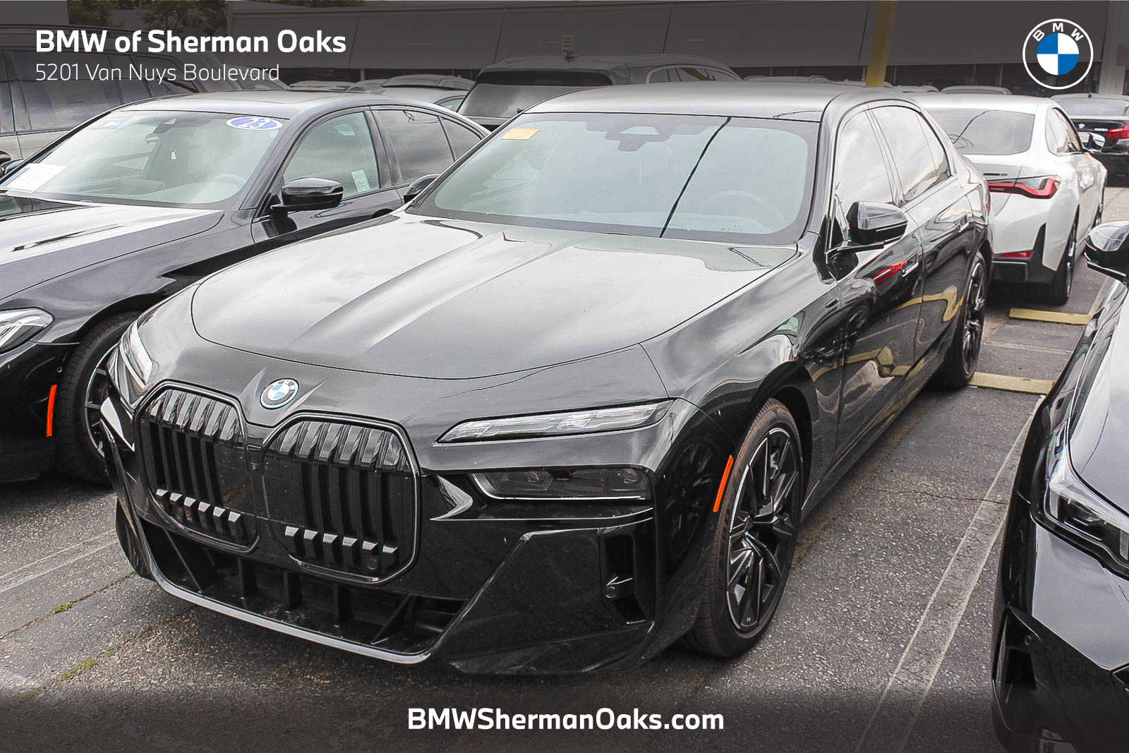 Certified 2025 BMW i7 eDrive50 w/ Executive Package RWD image 1