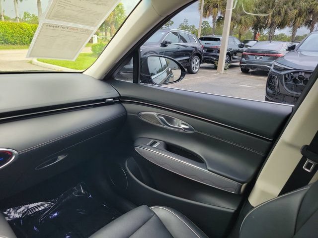 Used 2022 Genesis GV70 2.5T w/ Advanced Package AWD/4WD image 16
