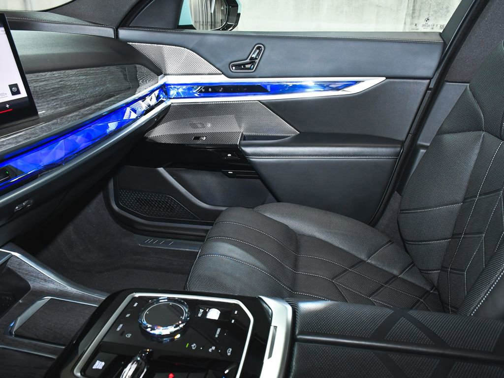 Used 2025 BMW 740i RWD image 78