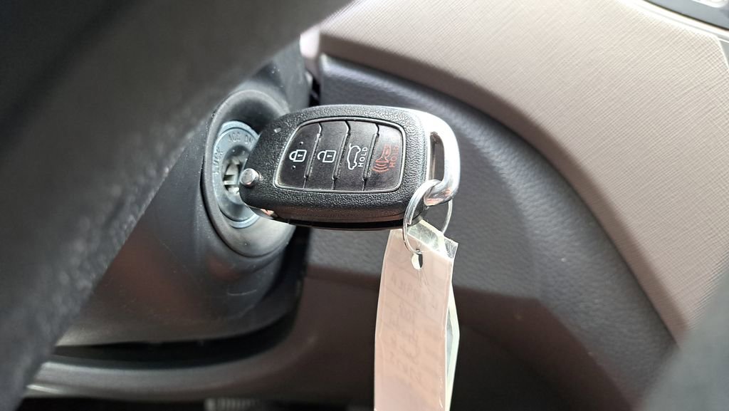 Used 2018 Hyundai Santa Fe SE w/ Cargo Package FWD image 39