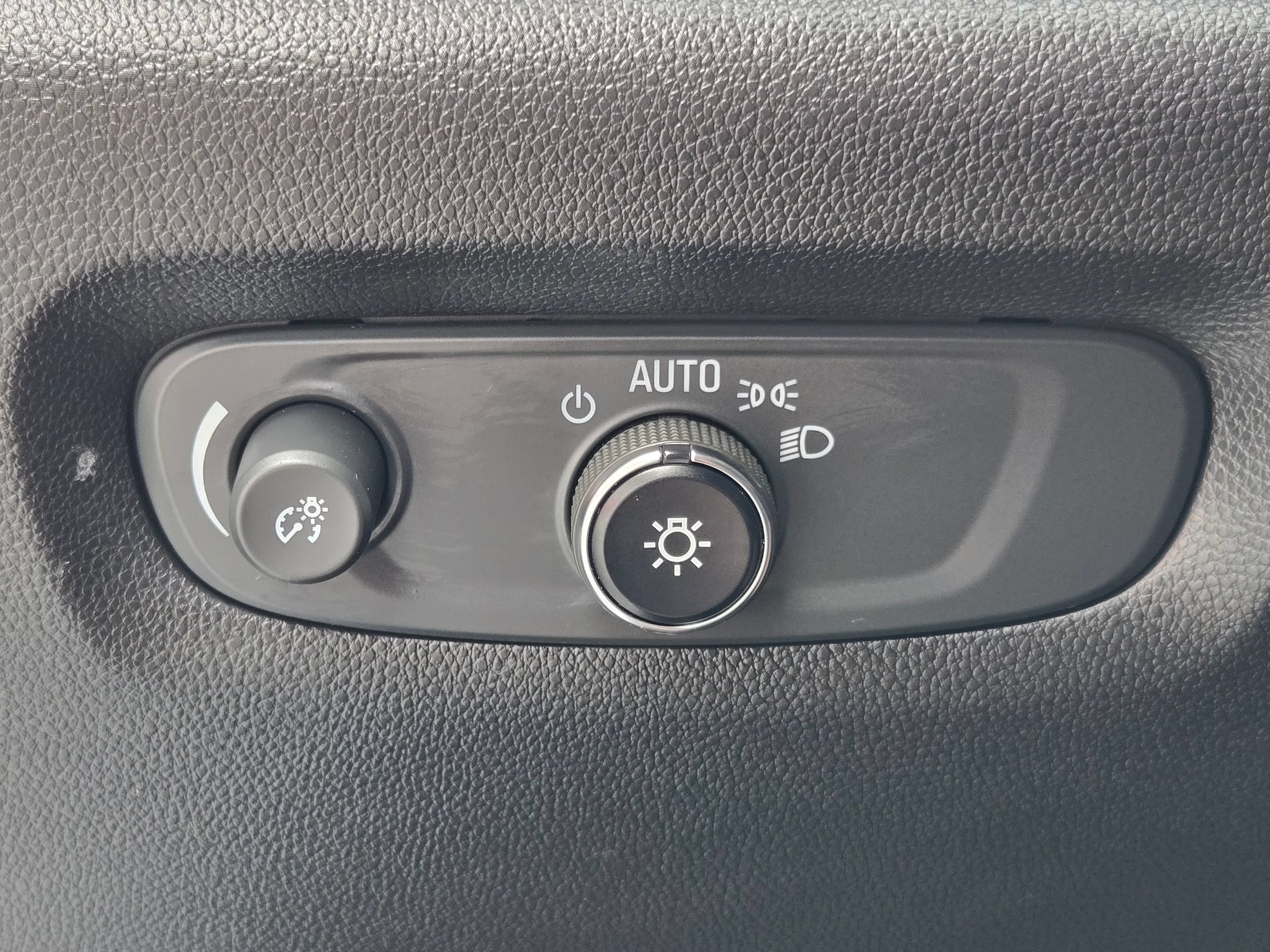 Used 2022 Chevrolet Traverse Premier AWD/4WD image 25