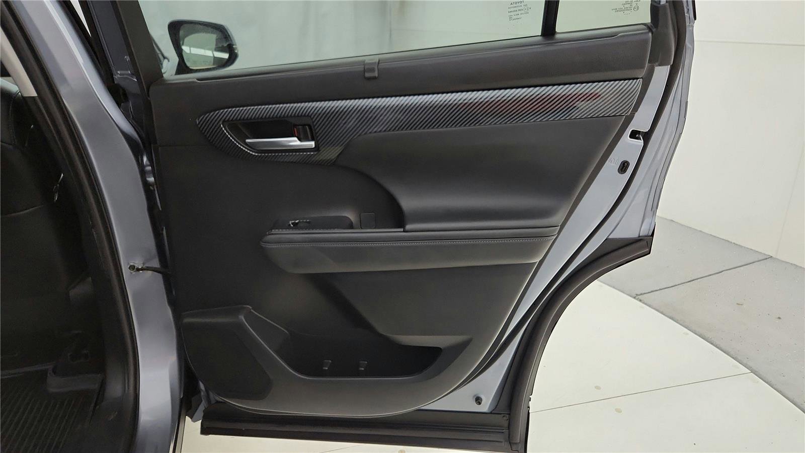 Certified 2022 Toyota Highlander XLE image 31