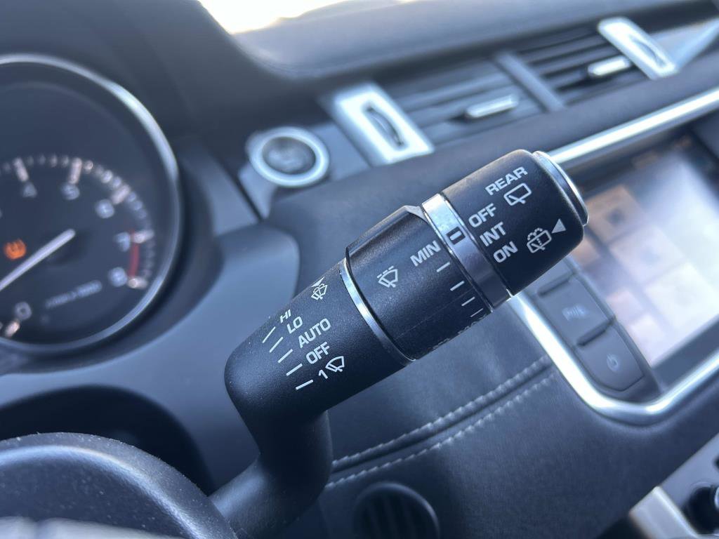 Used 2013 Land Rover Range Rover Evoque Dynamic AWD/4WD image 28