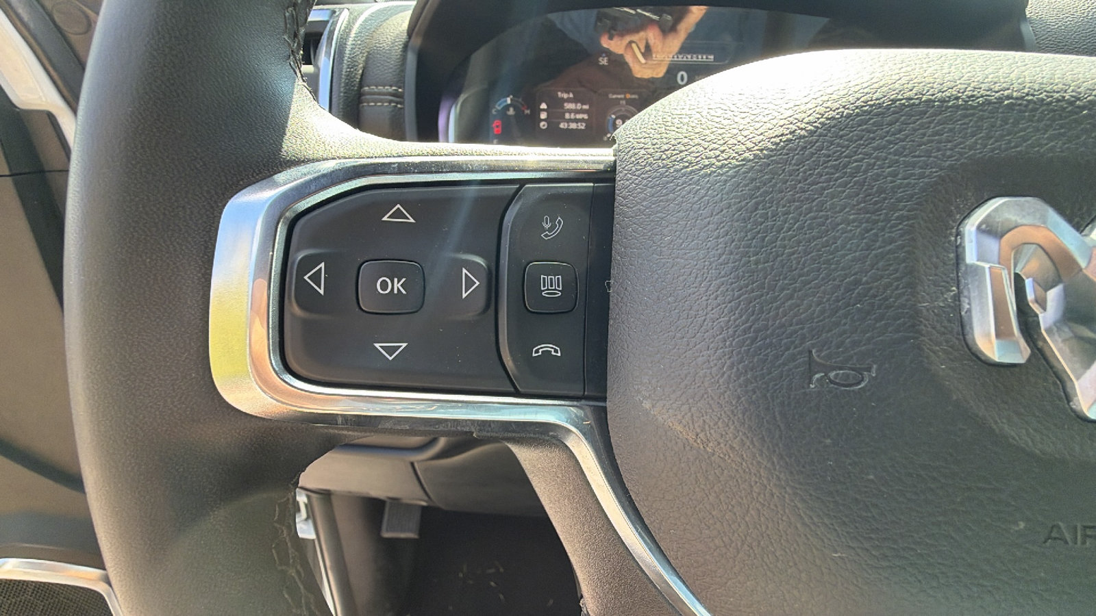Used 2026 RAM 2500 Laramie AWD/4WD image 27