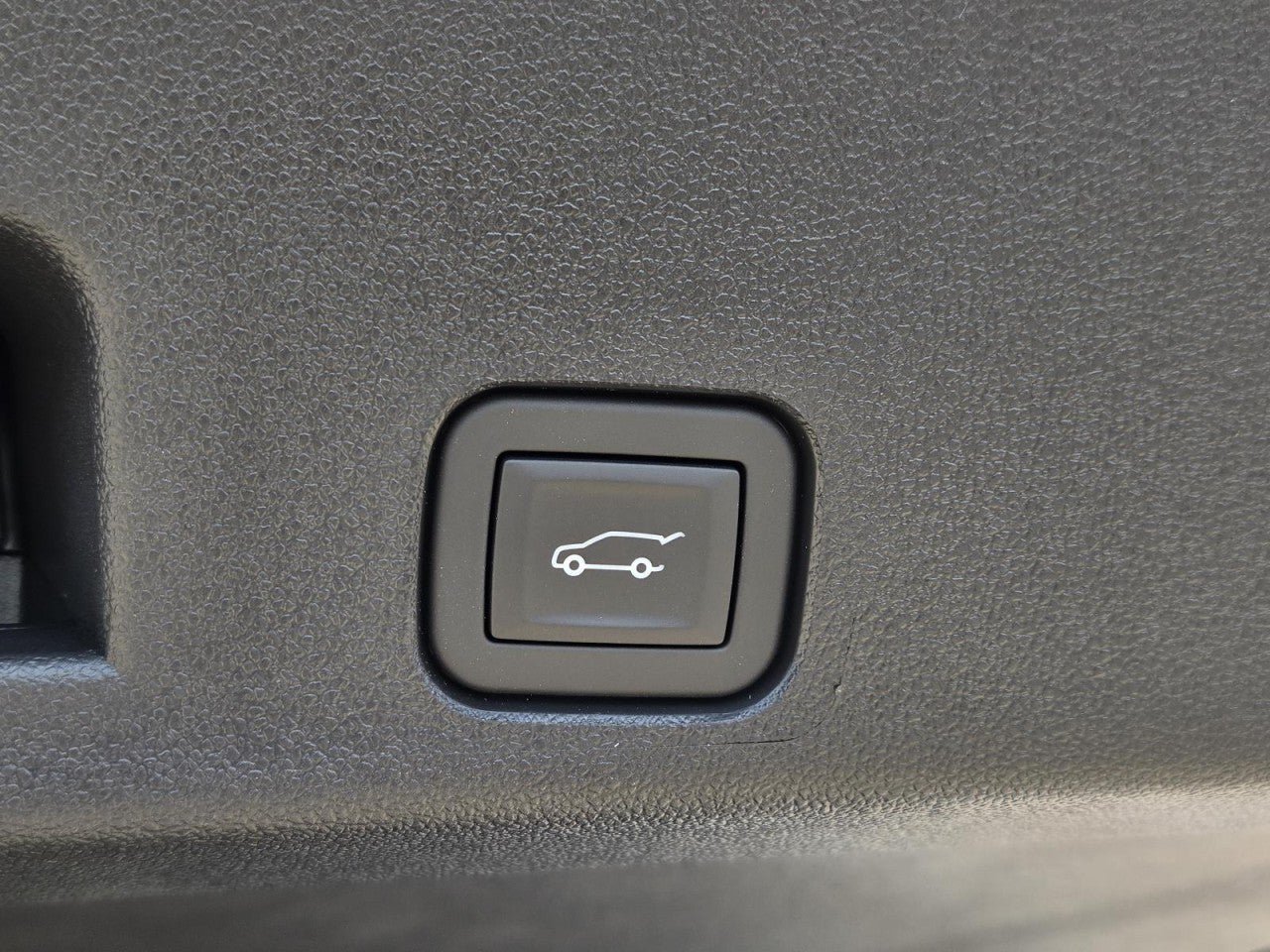 New 2027 Chevrolet Traverse RS FWD image 8