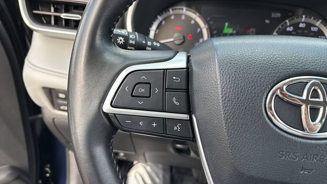 Used 2023 Toyota Highlander XLE FWD image 23