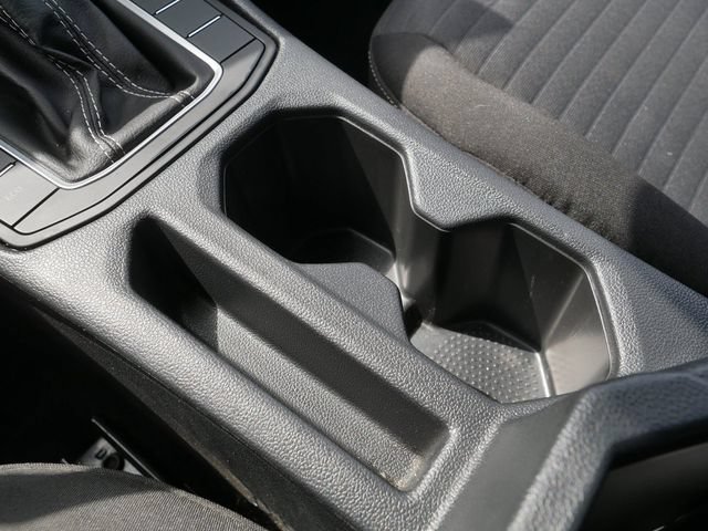 Certified 2025 Volkswagen Jetta S FWD image 33