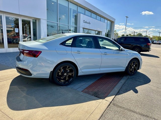 New 2026 Volkswagen Jetta SE image 7