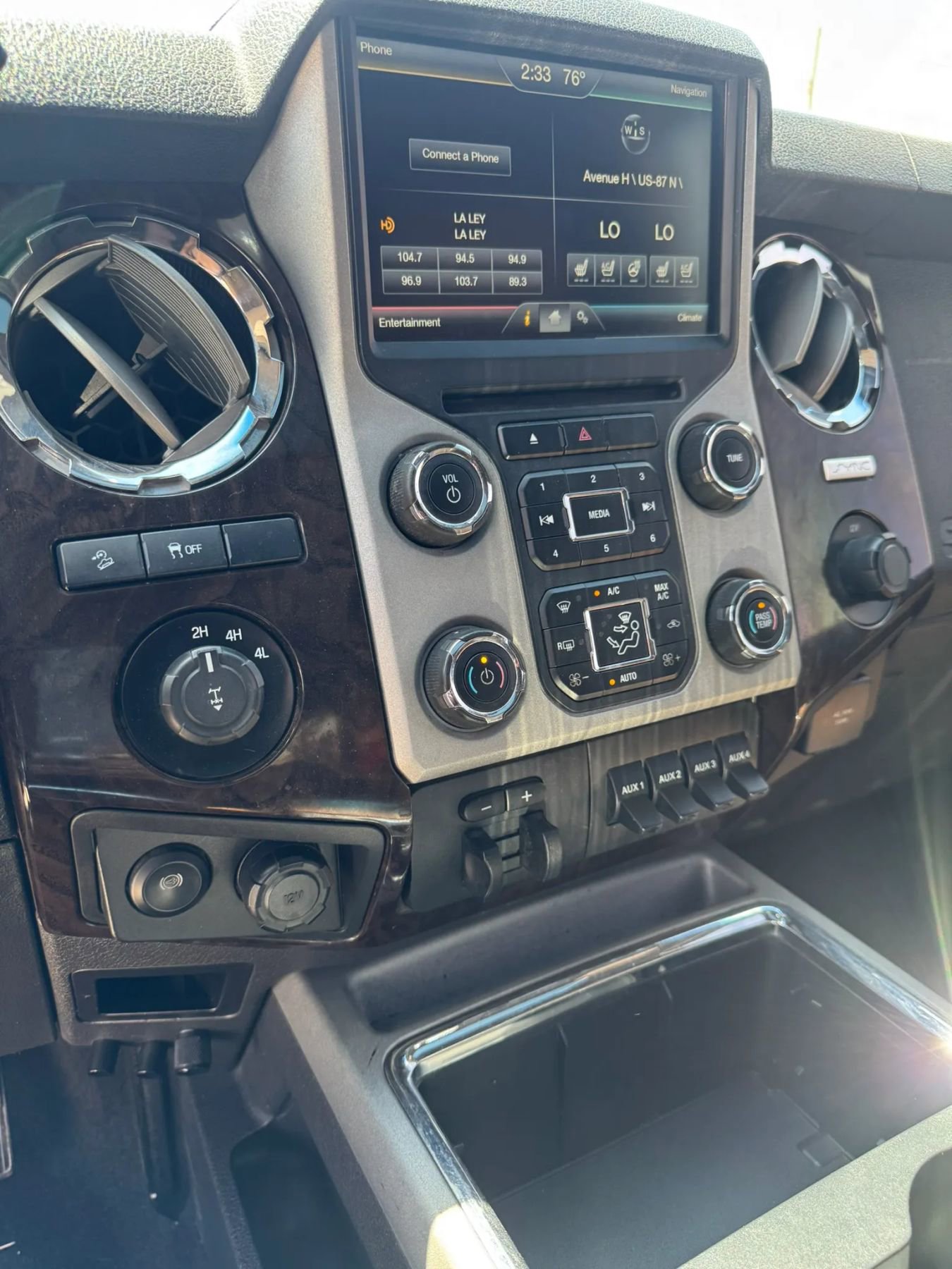 Used 2016 Ford F250 Platinum w/ FX4 Off-Road Package AWD/4WD image 13