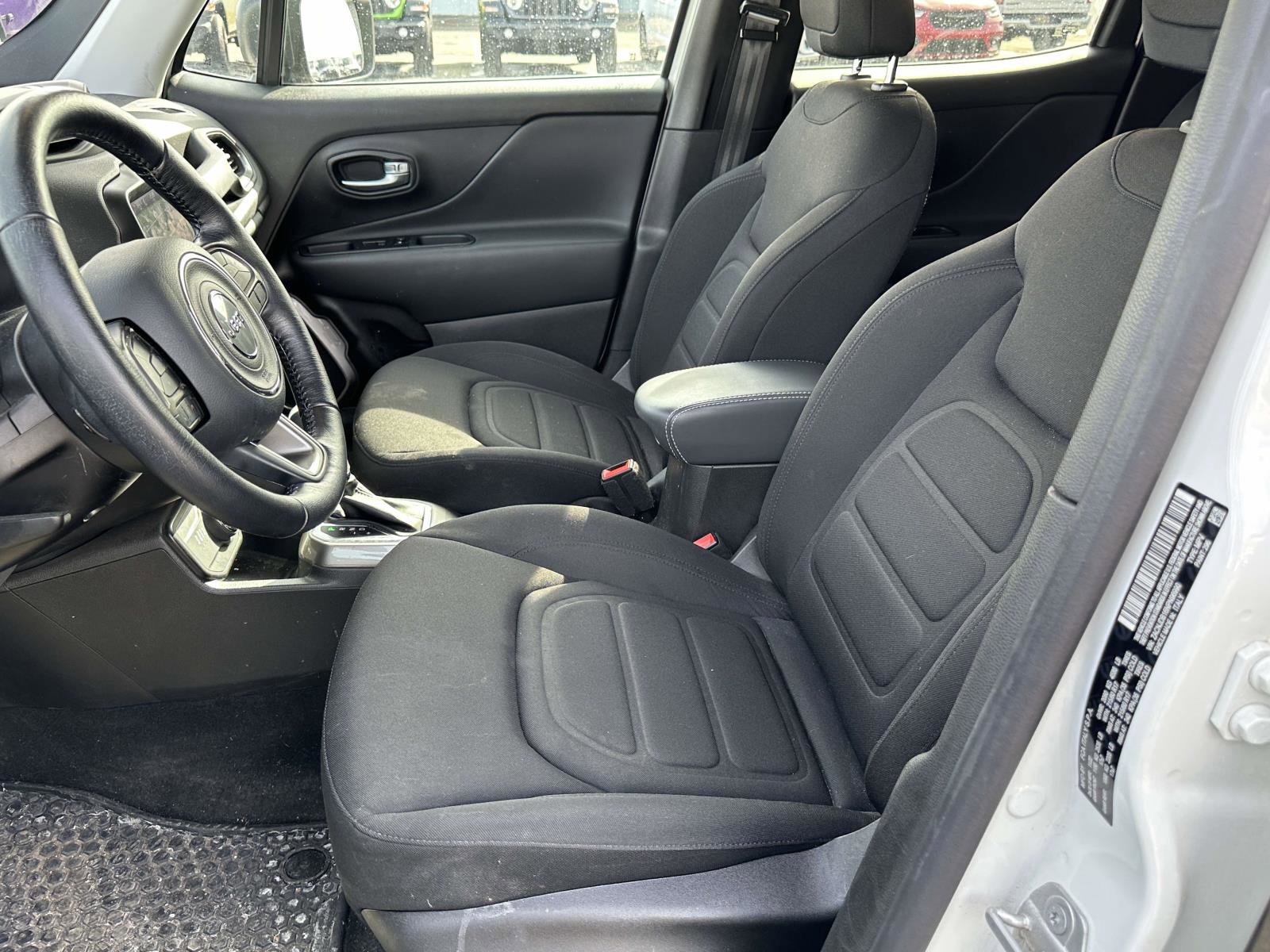 Used 2022 Jeep Renegade Latitude w/ Convenience Group image 18